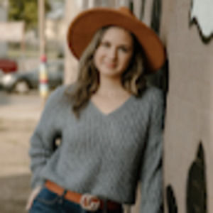 Meet your Posher, Jenn